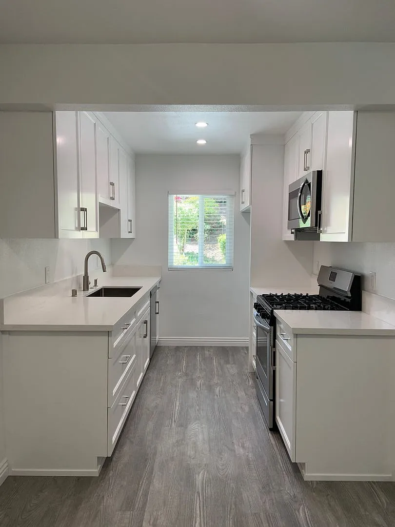Peppertree Apartments — Photo 2