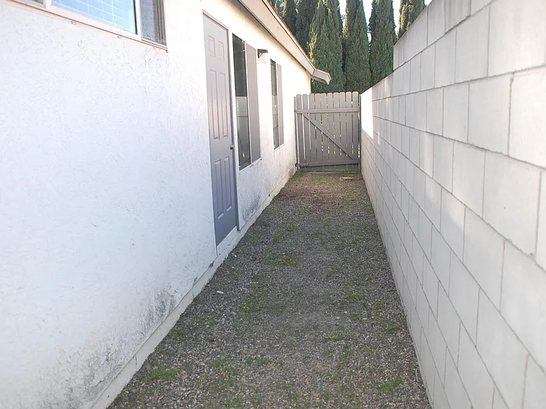 4551 Parkglen Cir — Photo 7