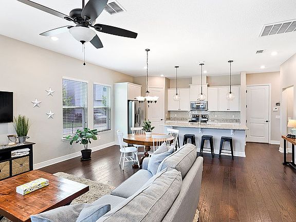 4th image of 9492 Meadow Hunt Way