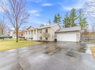610 Hummingbird Ln, Petawawa, ON K8H0A8
