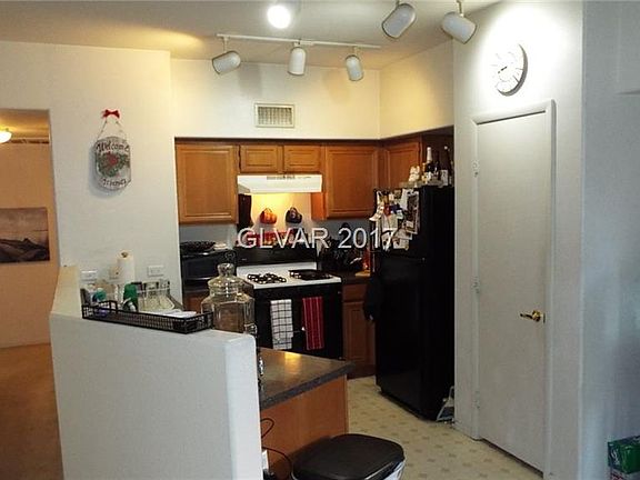 4th image of 10245 S Maryland Pkwy Unit 1187