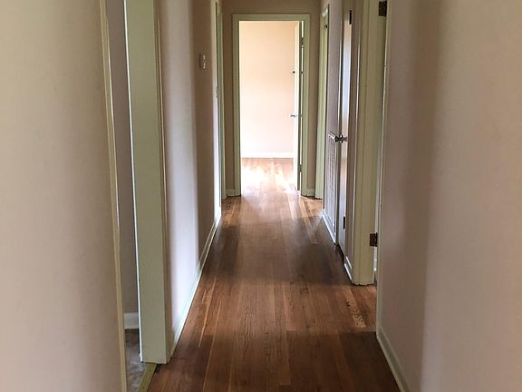 2nd image of 802 Woodall Ln NW