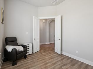 1205 S Roundwash Way, Midlothian, TX 76065