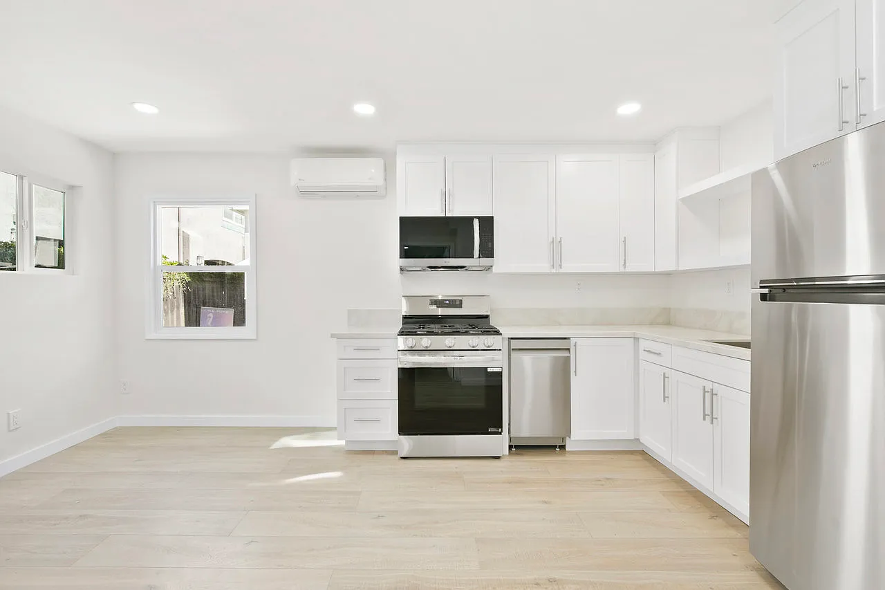 1 bed, 440 sqft, $2,795 — Photo 3