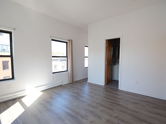 5th image of 321 Warren St Floor 2