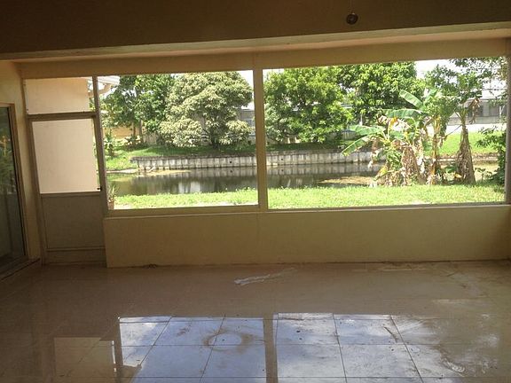 5th image of 5071 NW 41st St