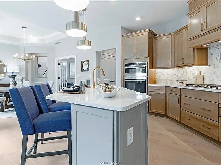 4052 Lakeside Club Dr — Photo 8