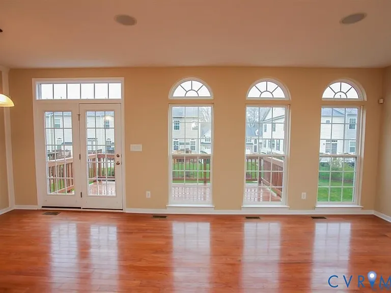 2910 Murano Way — Photo 9