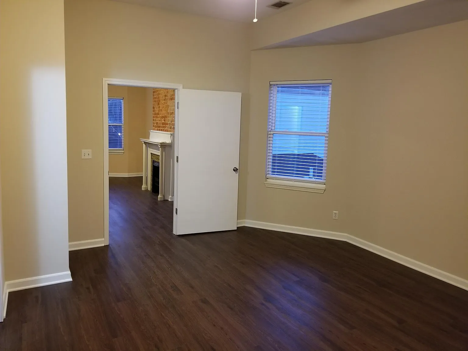 1 bed, 875 sqft, $1,150 — Photo 3