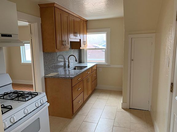 4th image of 137 S 22nd St #139