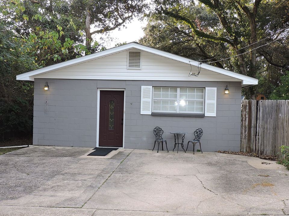 1st image of 1711B N 60th Ave