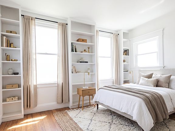 2nd image of 120 W 25th St