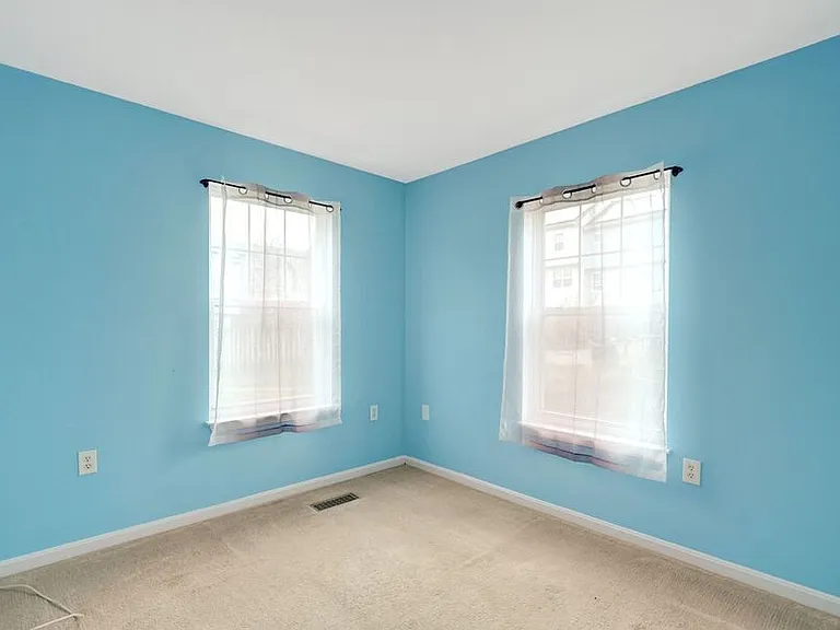 1121 Varney St SE — Photo 28