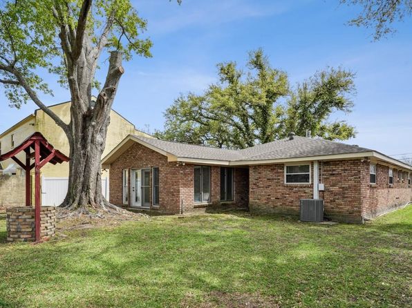 336 Colonial Club Dr, Harahan, LA 70123