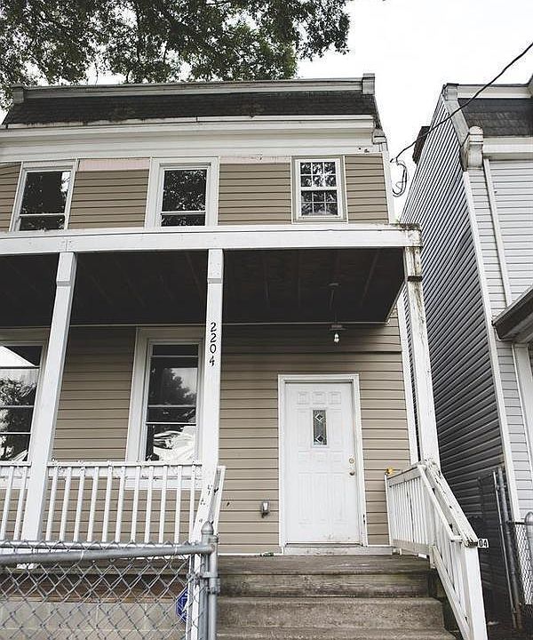 1st image of 2204 Parkwood Ave