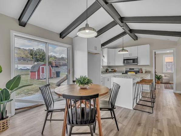 4049 Meadow Hill Dr, Nashville, TN 37218