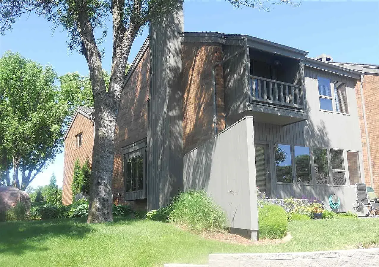 3 bed, 3.5 bath, 4112 sqft, $3,000 — Photo 3
