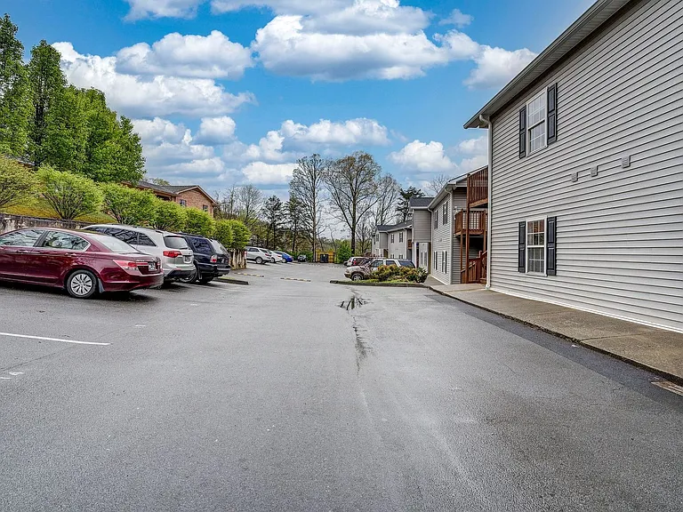 1425 College Heights Rd — Photo 45