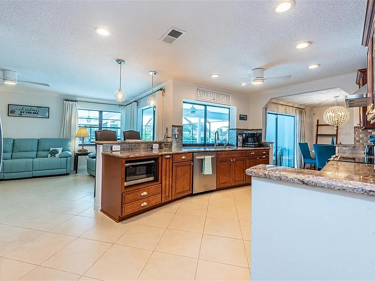 910 Chipaway Dr — Photo 12