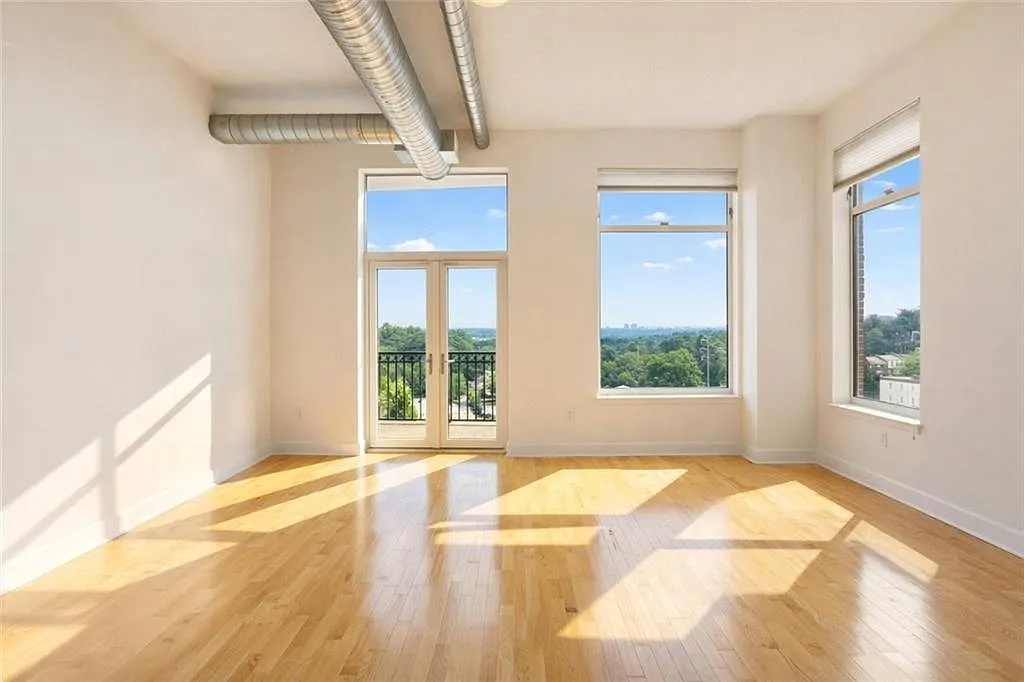 1 bed, 1.0 bath, 1215 sqft, $2,500 — Photo 2