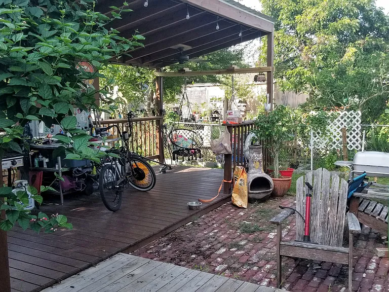 4307 Avenue Q — Photo 36