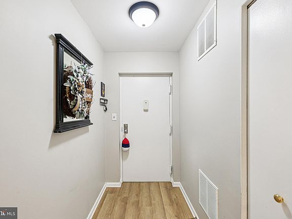 4th image of 10 Mullingar Ct Unit 302