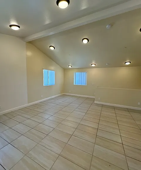3428 S Norton Ave — Photo 6