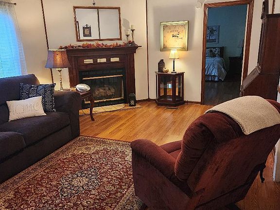 3rd image of 104 Sunnyview Ct