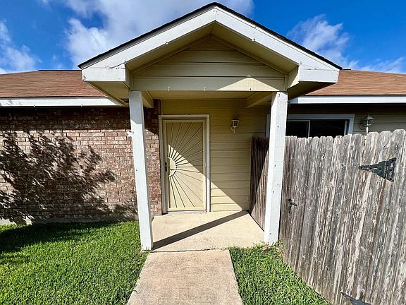 2nd image of 5603 Lakebend West Dr #B