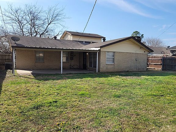 3rd image of 1109 Carmody Dr