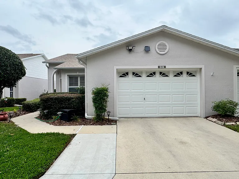 549 Golfview Ct — Photo 3