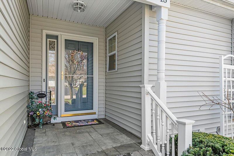 4th image of 13 Grooms Pointe Drive