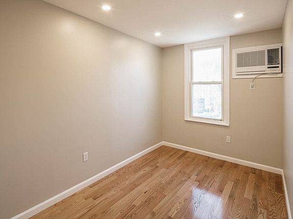 5th image of 358 Leonard St #3