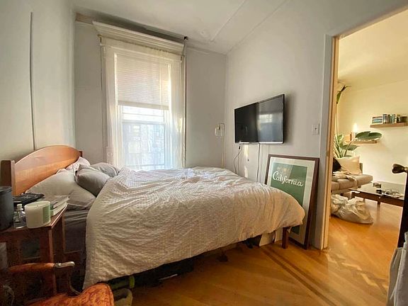 3rd image of 218 Saint Johns Pl #3RR