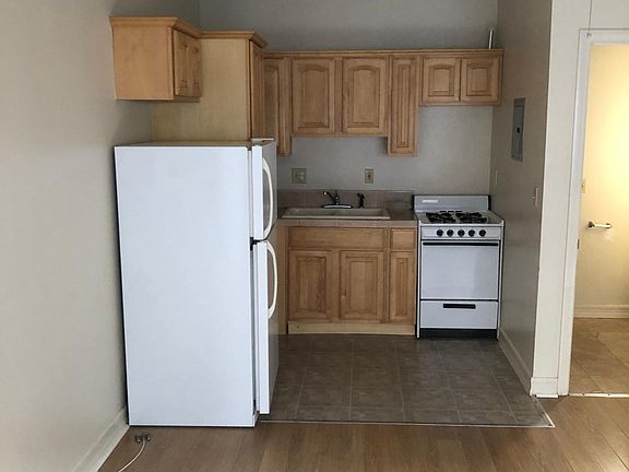 2nd image of 1078 E Ocean Blvd APT 10