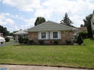 30 Holton Ln, Willingboro, NJ 08046