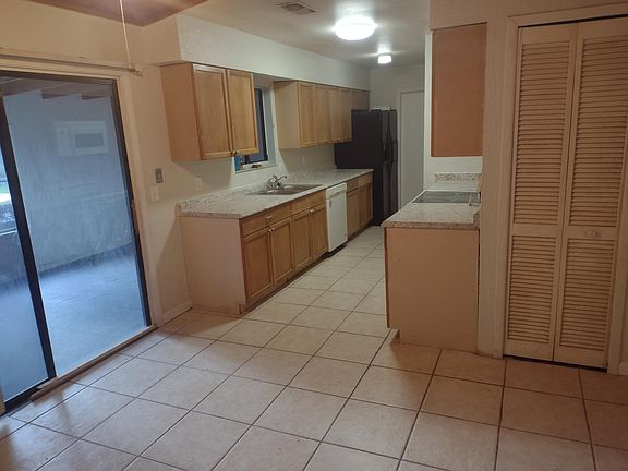 5th image of 142 Meadow Ave SE