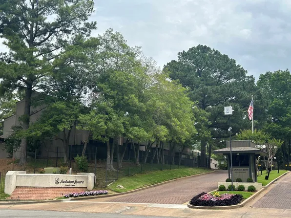 875 Creekside Dr APT 2, Memphis, TN 38117