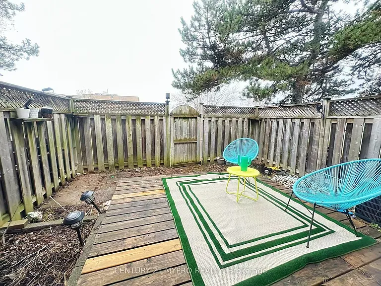 67 Godstone Rd #121 — Photo 7