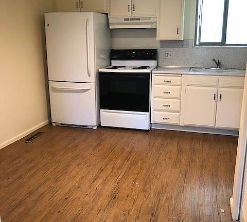 2nd image of 353 E Park Creeke Ln APT D