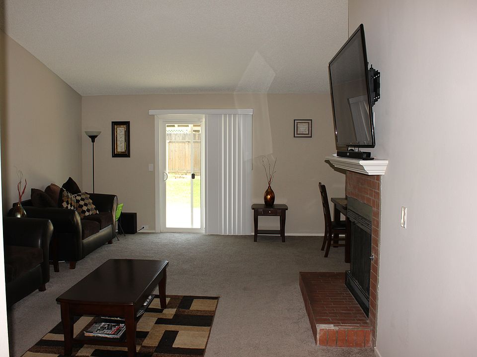 1st image of 44484 Meadow Grove St