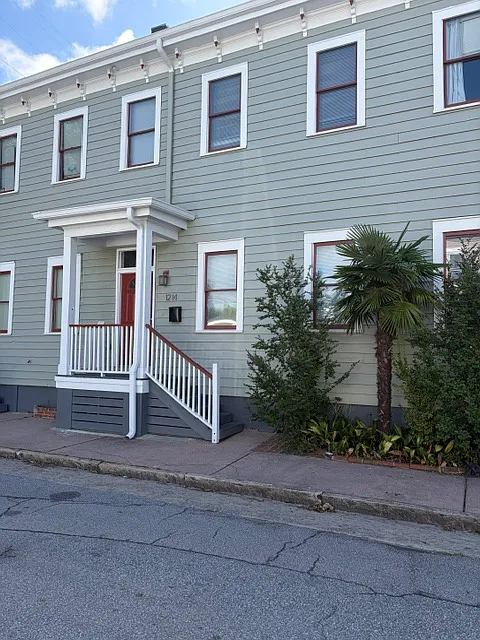 3 bed, 1275 sqft, $1,950 — Photo 1