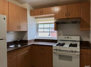 4536 149th St, Flushing, NY 11355