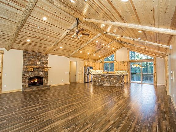 3rd image of 42340 Juniper Dr