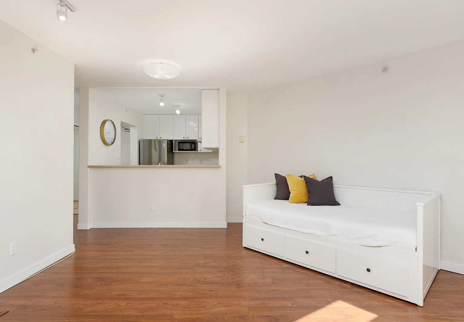 1 bed, 713 sqft, $2,300 — Photo 4