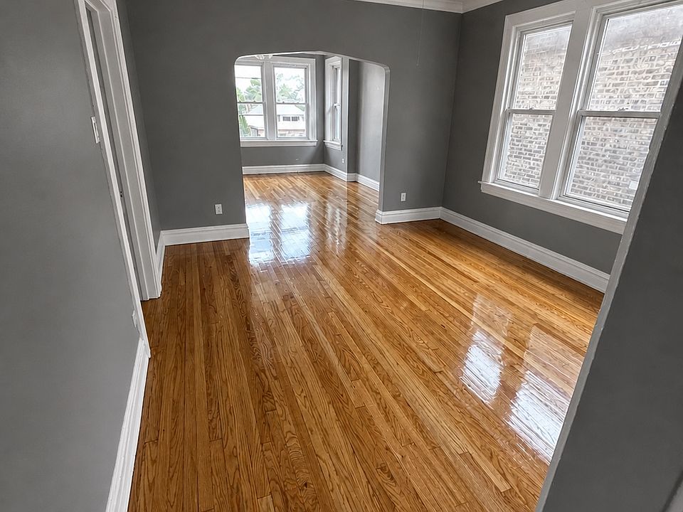 2nd image of 5608 S Whipple St Unit 2