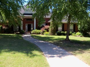 1819 Muirfield Dr, Ada, OK 74820