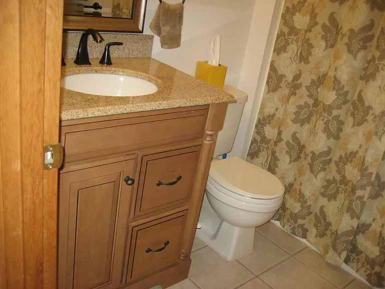 2nd Bathroom has tub/shower