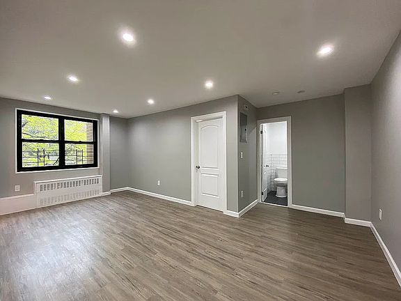 3rd image of 830 Magenta St APT 1D