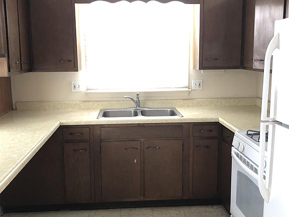 2nd image of 27 N Jane Dr APT 8
